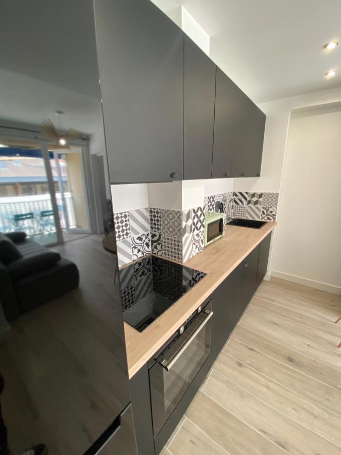 Ajaccio magnifique T2 37m2 centre ville vue mer au bord de la plage Neuf 4 couchages balcon parking privé fermé Clim wifi Exterior foto