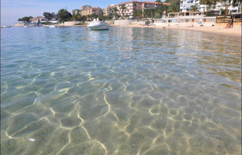 Ajaccio magnifique T2 37m2 centre ville vue mer au bord de la plage Neuf 4 couchages balcon parking privé fermé Clim wifi Exterior foto