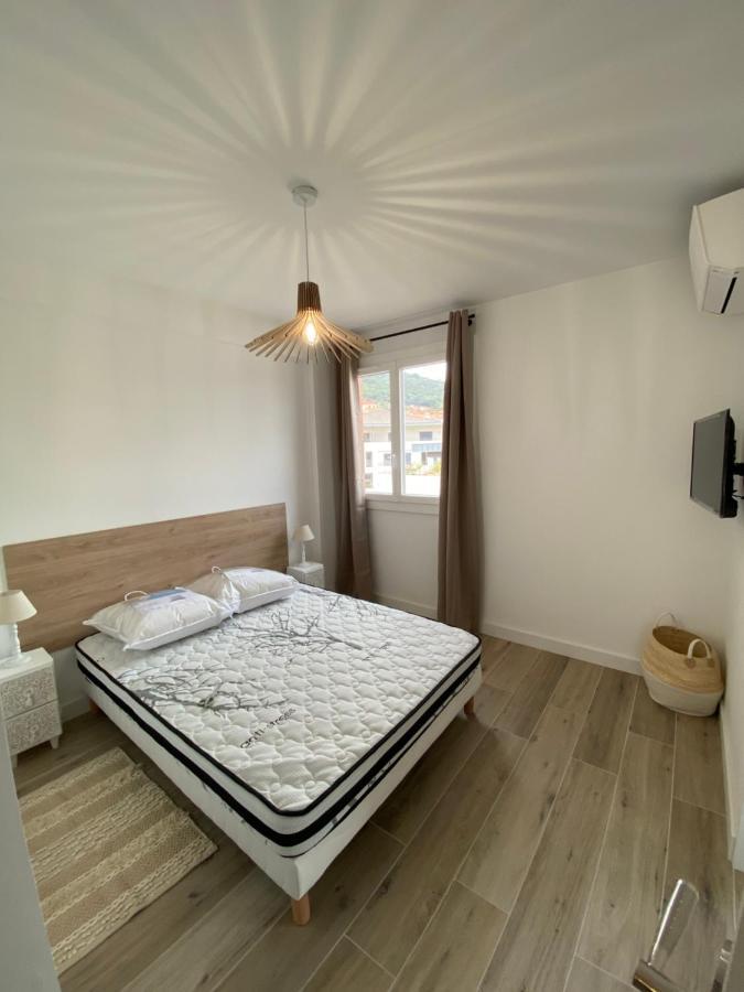 Ajaccio magnifique T2 37m2 centre ville vue mer au bord de la plage Neuf 4 couchages balcon parking privé fermé Clim wifi Exterior foto