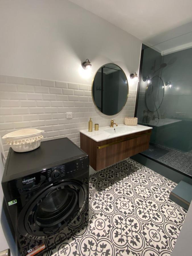 Ajaccio magnifique T2 37m2 centre ville vue mer au bord de la plage Neuf 4 couchages balcon parking privé fermé Clim wifi Exterior foto